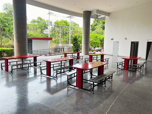 ส่วนพัฒนาความยั่งยืน ติดตั้งโต๊ะเพิ่มเติมเพื่อนิสิตและบุคลากร