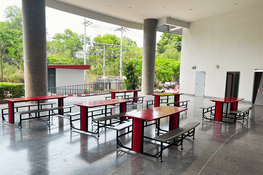 ส่วนพัฒนาความยั่งยืน ติดตั้งโต๊ะเพิ่มเติมเพื่อนิสิตและบุคลากร